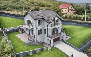 Casa noua de vanzare in Iasi, zona Sorogari, cu vedere catre lac. - Poză 1