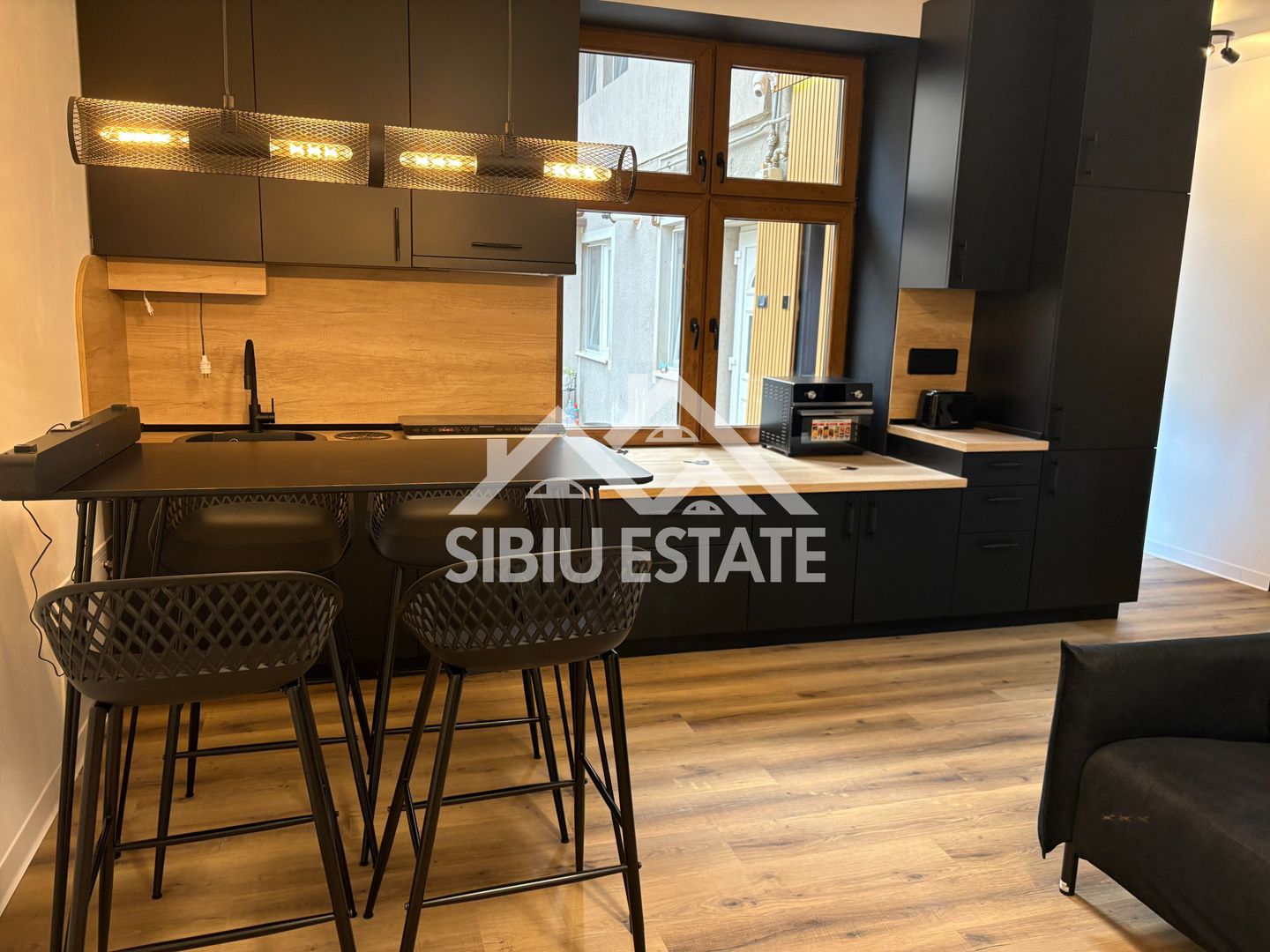 0% Comision | Apartament Premium în Centrul Istoric Sibiu - Poză 2