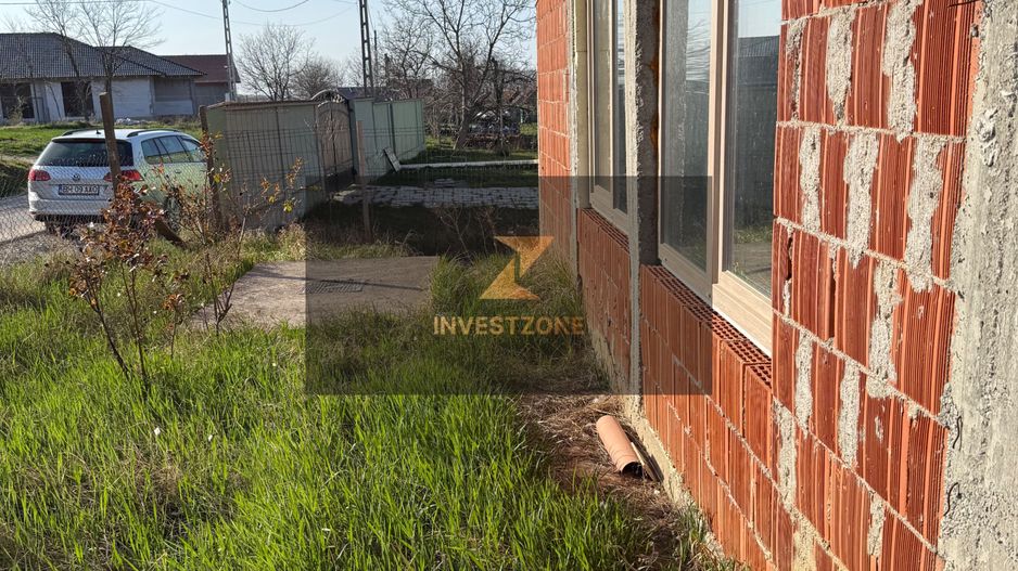 Casă spațioasă cu teren 806 mp - Poză 18