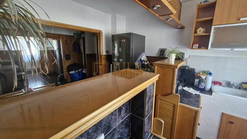 2 camere, Spitalul Judetean, centrala proprie, ideal pentru familie, studenti - Poză 10