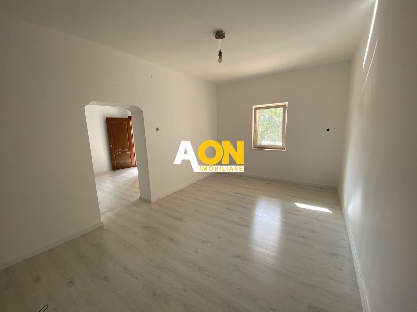Casa Individuală 7 Camere, 2 Băi,  250 mp Utili - Poză 5