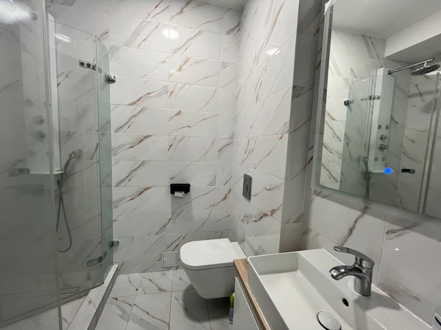 APARTAMENT SUPERB CU 5 CAMERE  LA INCHIRIERE PE SOSEAUA NORDULUI - Poză 6