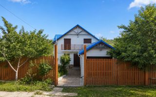 Casă generoasă cu 2 Nivele și confort modern – 10 Ari, Băcioi (sat Frumușica) - Poză 1
