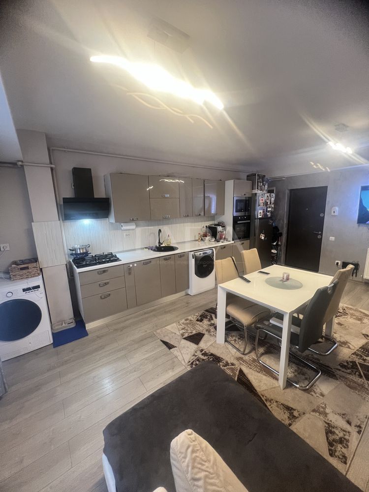 Vând apartament cu 2 camere în Florești, zona Florilor. - Poză 4