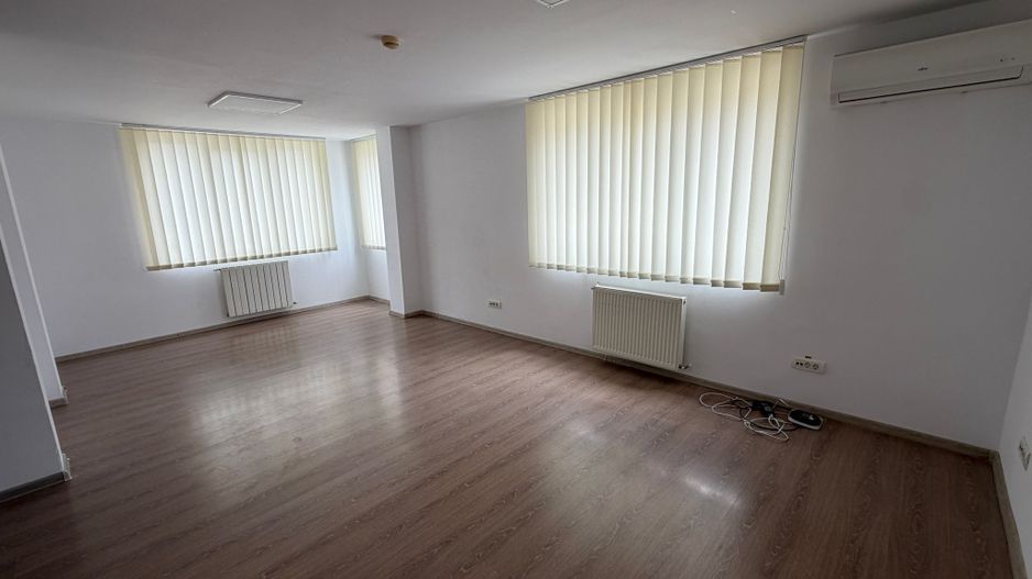 Clădire Multifuncțională 800 mp | Renovată 2024 | Ideală pentru Clinică, Birouri - Poză 21