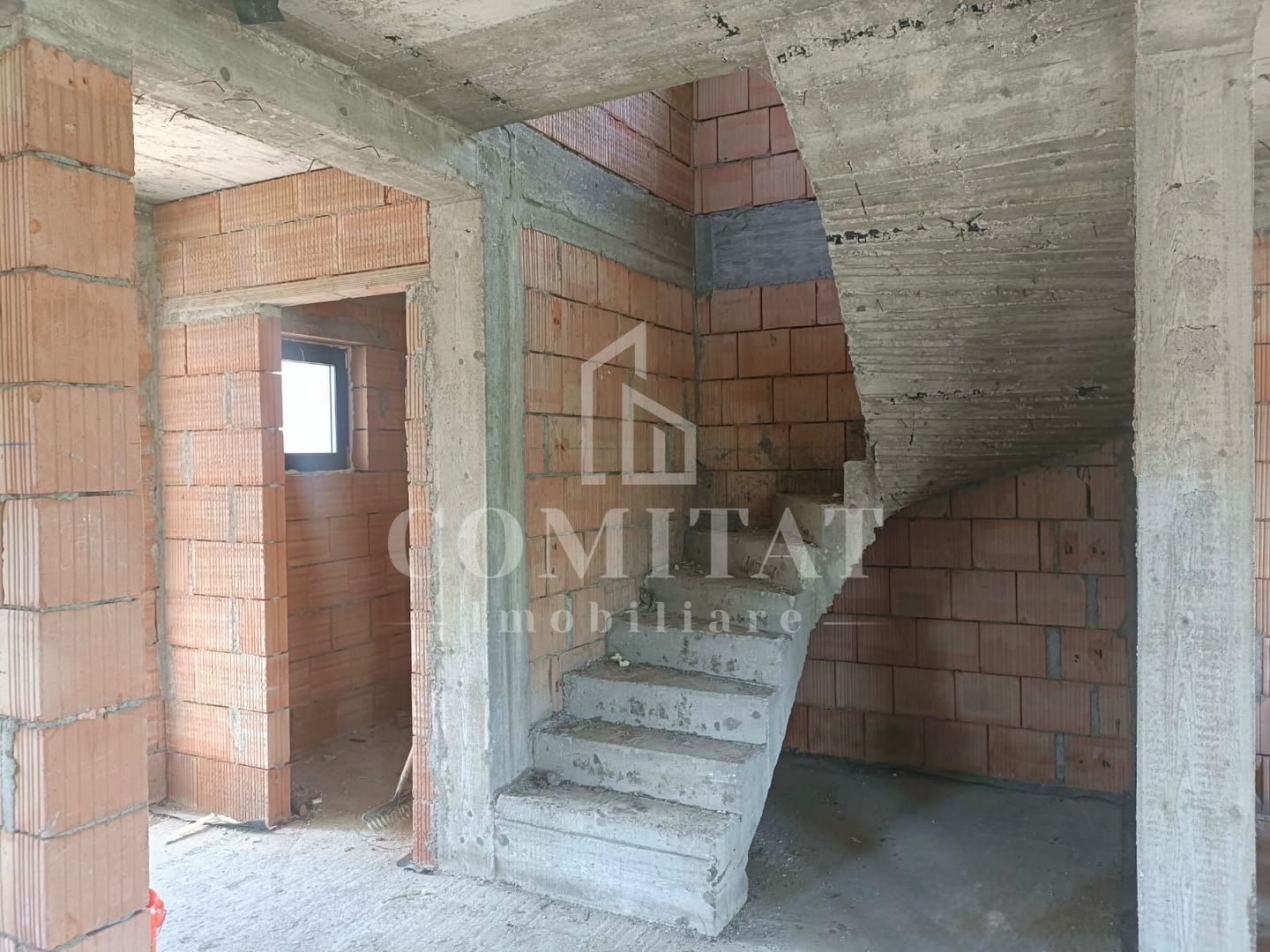 Casă individuală de vânzare | 4 Camere | 110 mp | Dezmir - Poză 3
