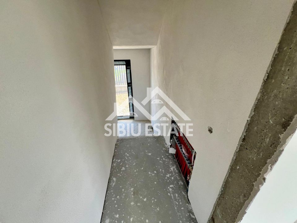 Casa individuala generoasa 5 camere, carport si pivnita curte 500 mp - Poză 8