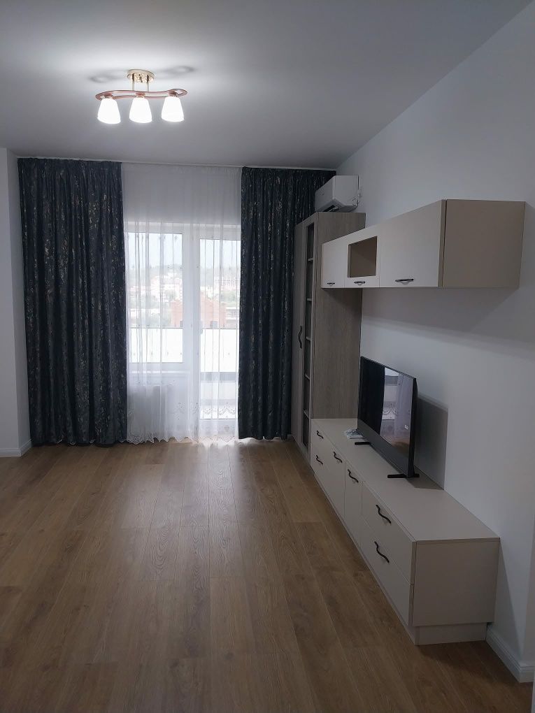 Apartament 1 cameră dec 42 mp + loc parcare Unirea Towers 400 euro - Poză 4