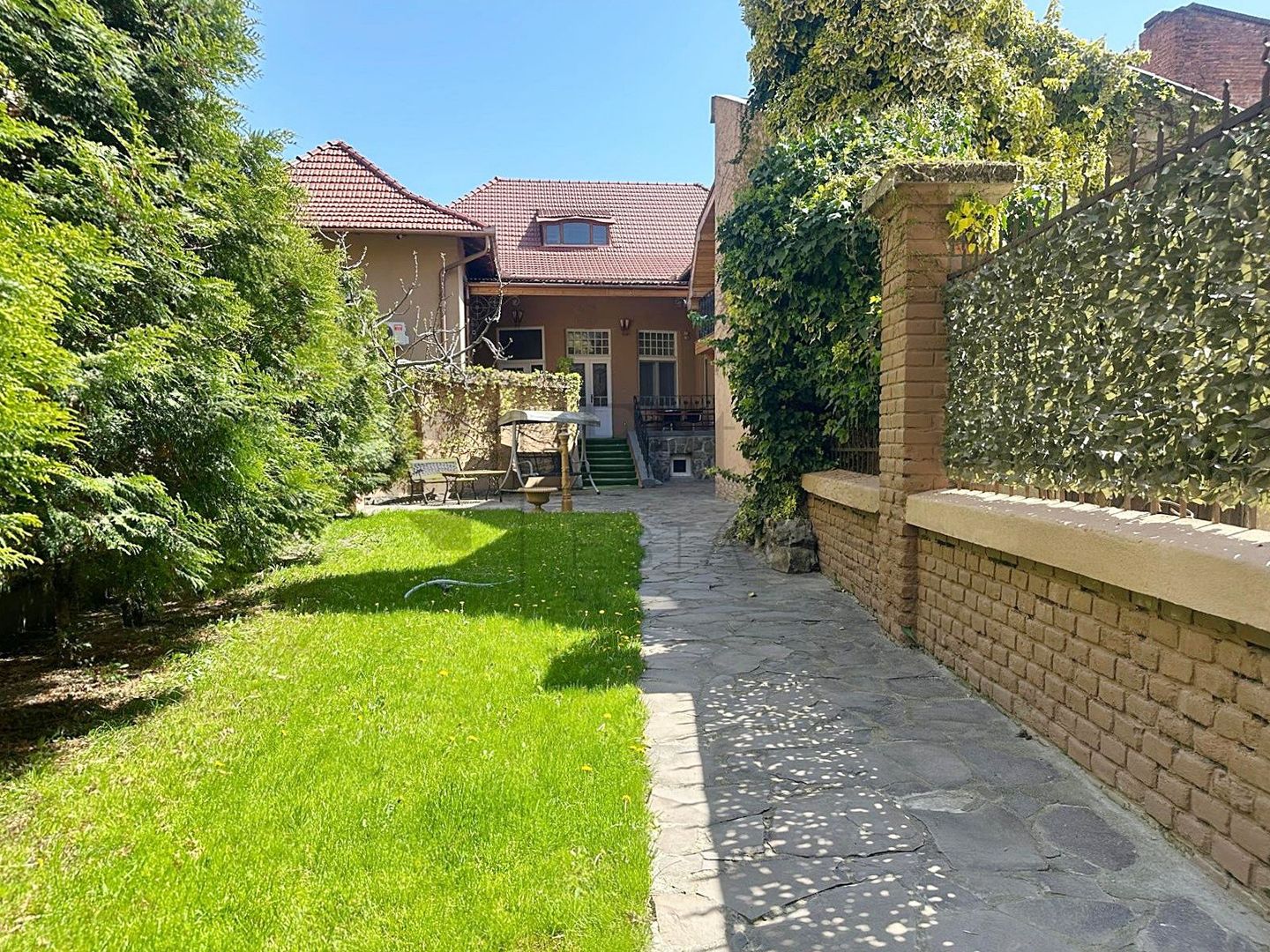 2 Case de inchiriat ultracentral in Oradea - Poză 1