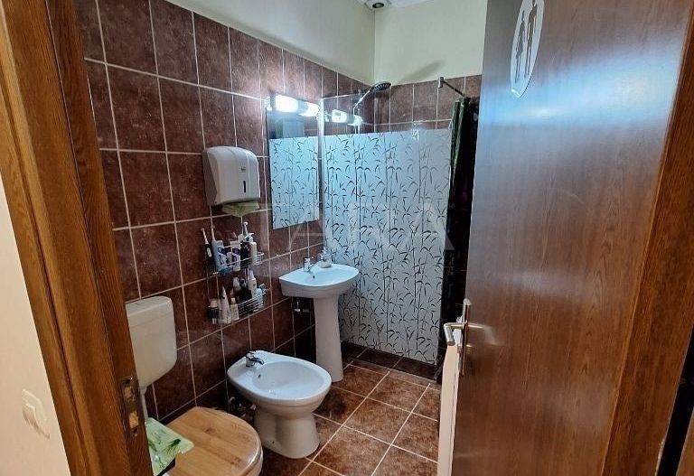 Apartament Modern cu 2 Camere și Terasă în Iris - Poză 8