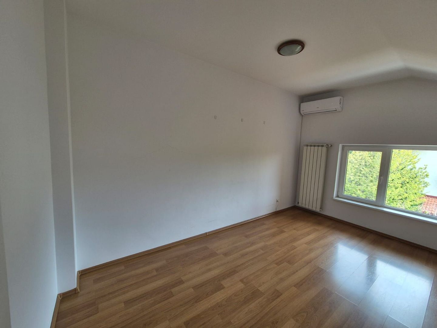 Inchiriere vila 5 dormitoare S + P + 1E + M zona Erou Iancu Nicolae - Poză 13