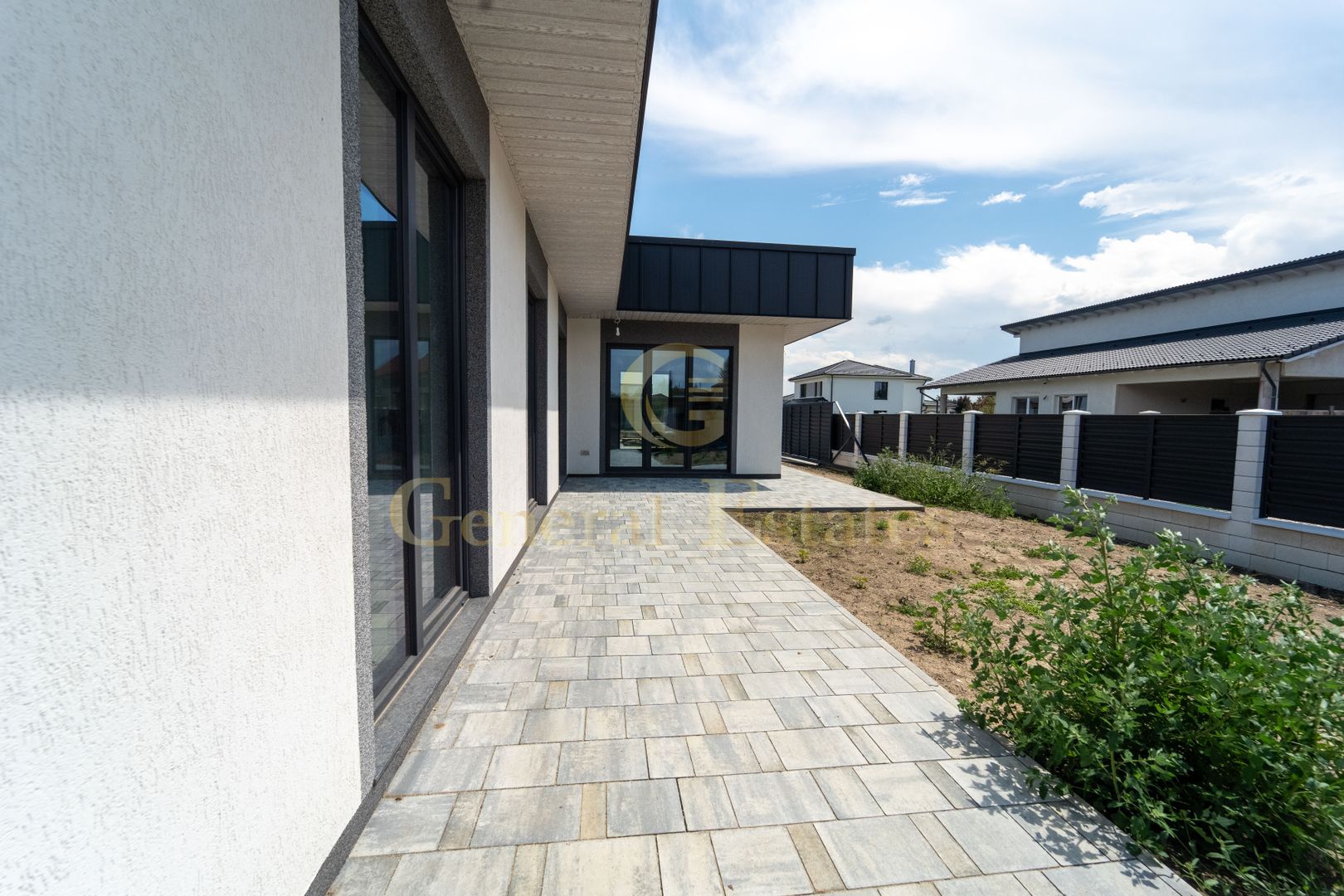 Casă modernă, parter, Halchiu – la doar 15 minute de Brașov - Poză 1