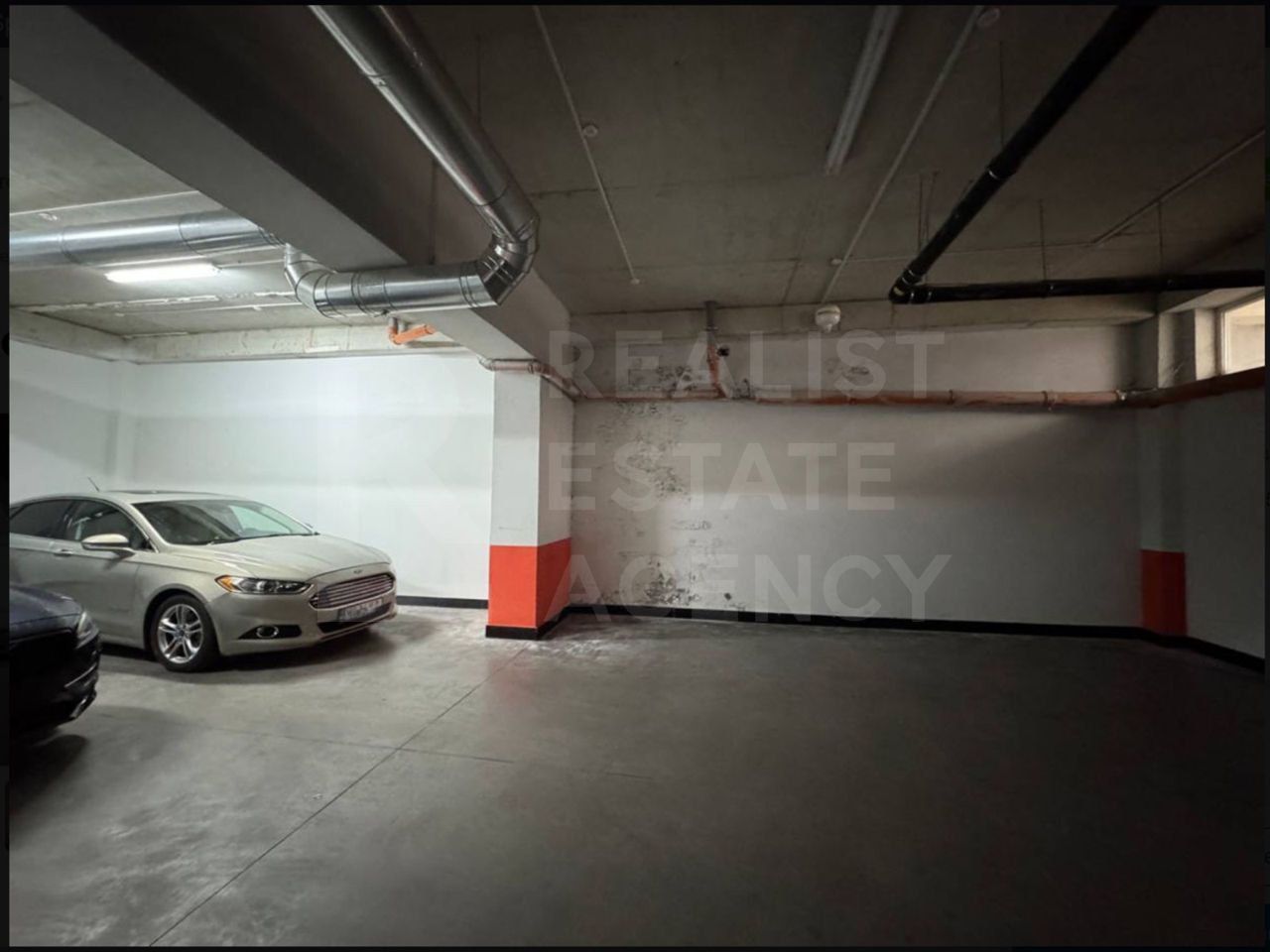 Vânzare, parcare , 20 mp, strada Sprîncenoaia, Centru - Poză 1