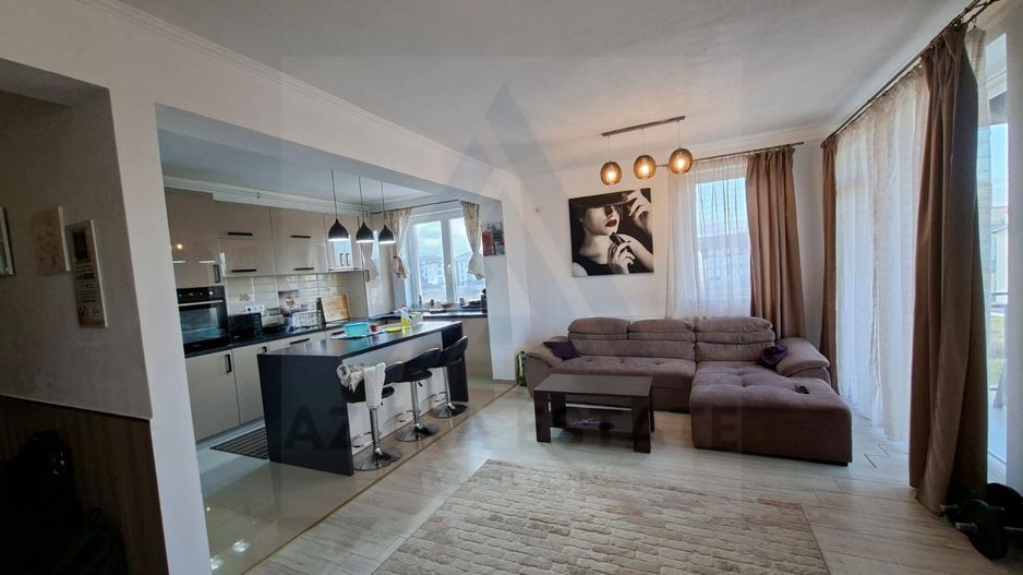 Apartament modern 3 camere 2 bai si 2 locuri de parcare in Selimbar - Poză 1