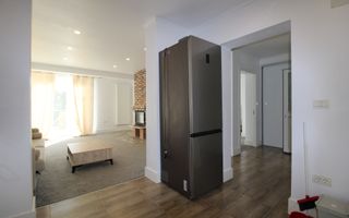 Ciarda Rosie,  4 dormitoare + 2 bai + 2 bucatarii, centrala proprie. - Poză 4