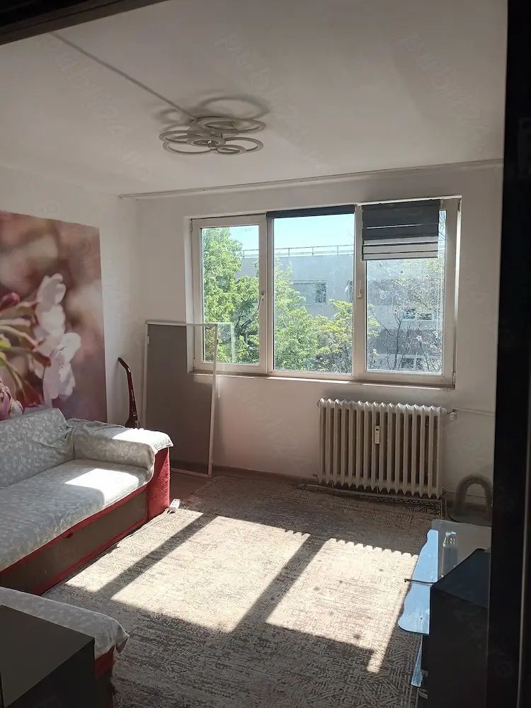 De vanzare Apartament  3 camere Pacii - Poză 3