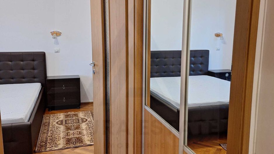 Apartament 84 mp utili  4 camere 3 dormitoare 2 balcoane  zona Strand I - Poză 3