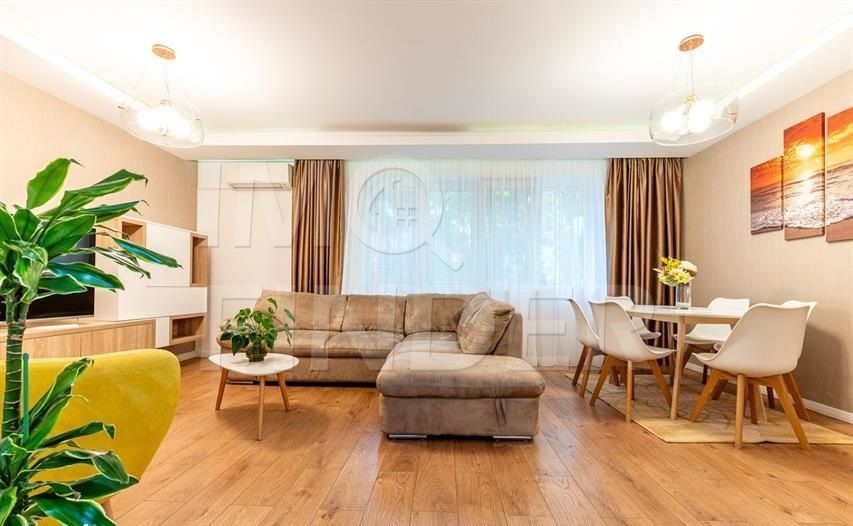 Apartament spatios, 120 mp, cu garaj si parcare – Plopilor - Poză 1