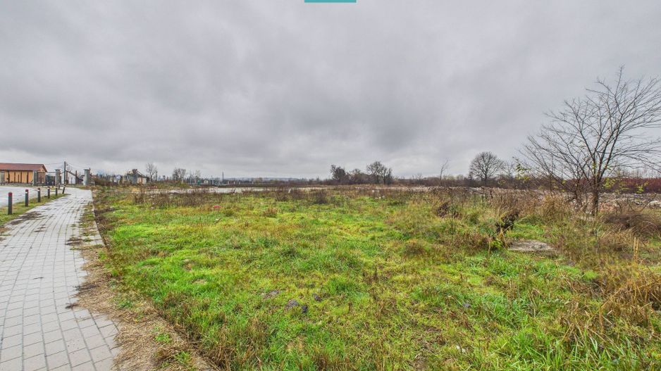 Teren intravilan de 4131 mp, în orașul Sebiș, Arad - Poză 1