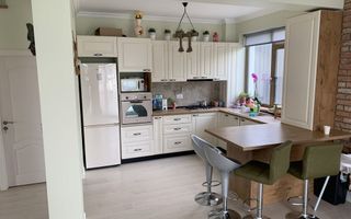 Casa Moara de Vant cu vedere superba spre lac si padure in zona SRU - Poză 4