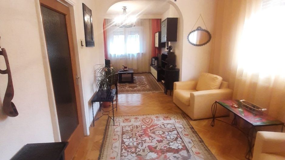 Se ofera spre inchiriere Ap.2 cam vila et.1 Dorobanti - Poză 2