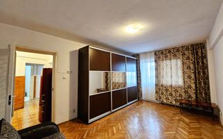 Apartament 2 camere, decomandat, et.3, Cetate, zona Liceului Sportiv - Poză 1