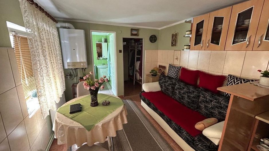 De vânzare casă cu etaj - Poză 11