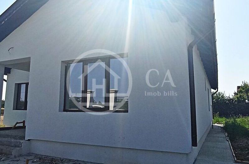 Casa de vanzare cu 4 camere in zona Santandrei, Oradea - Poză 1