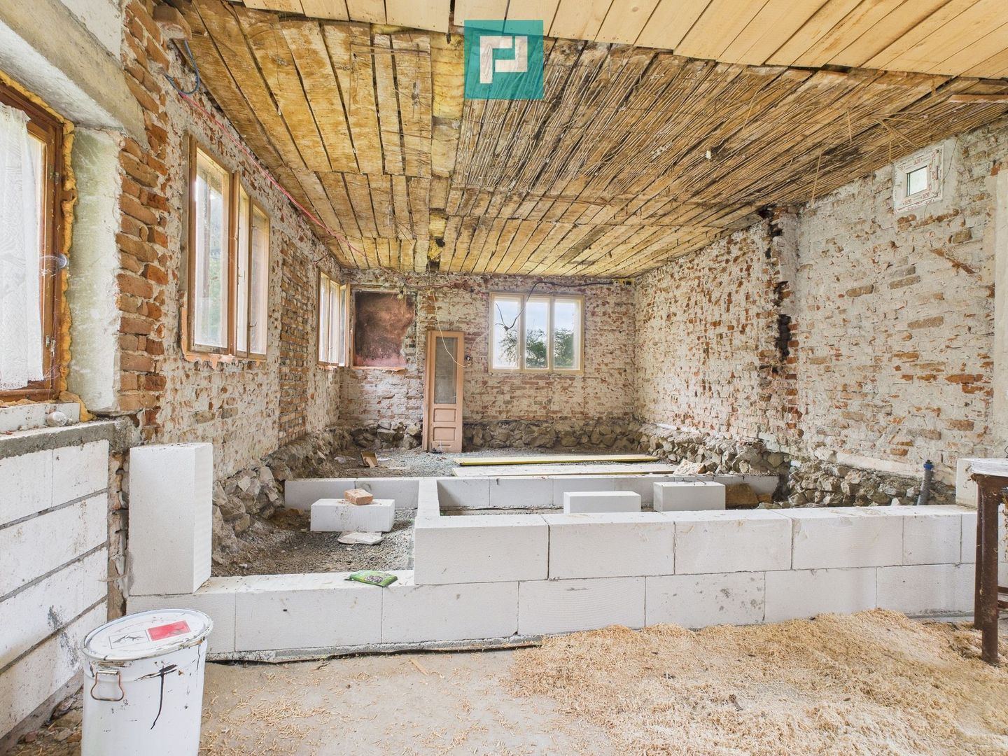 Casă cu teren generos Vărădia de Mureș - Stejar - Poză 33