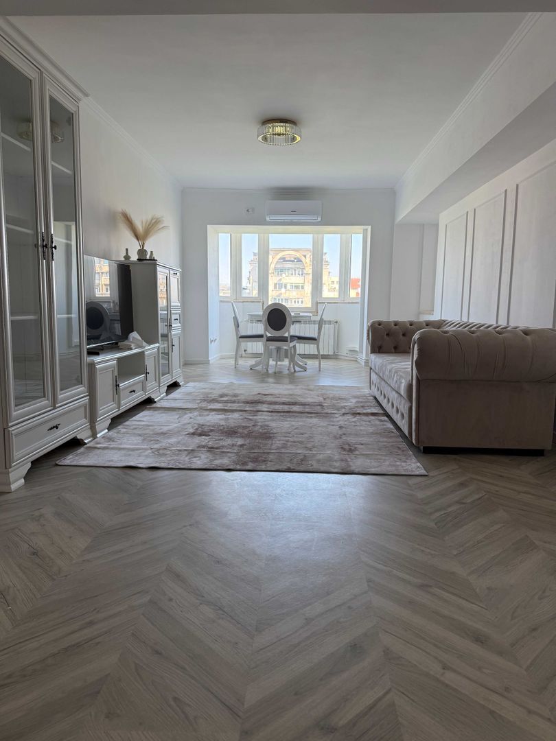 Închiriez apartament 3 camere, Unirii, renovat, centrală proprie - Poză 1