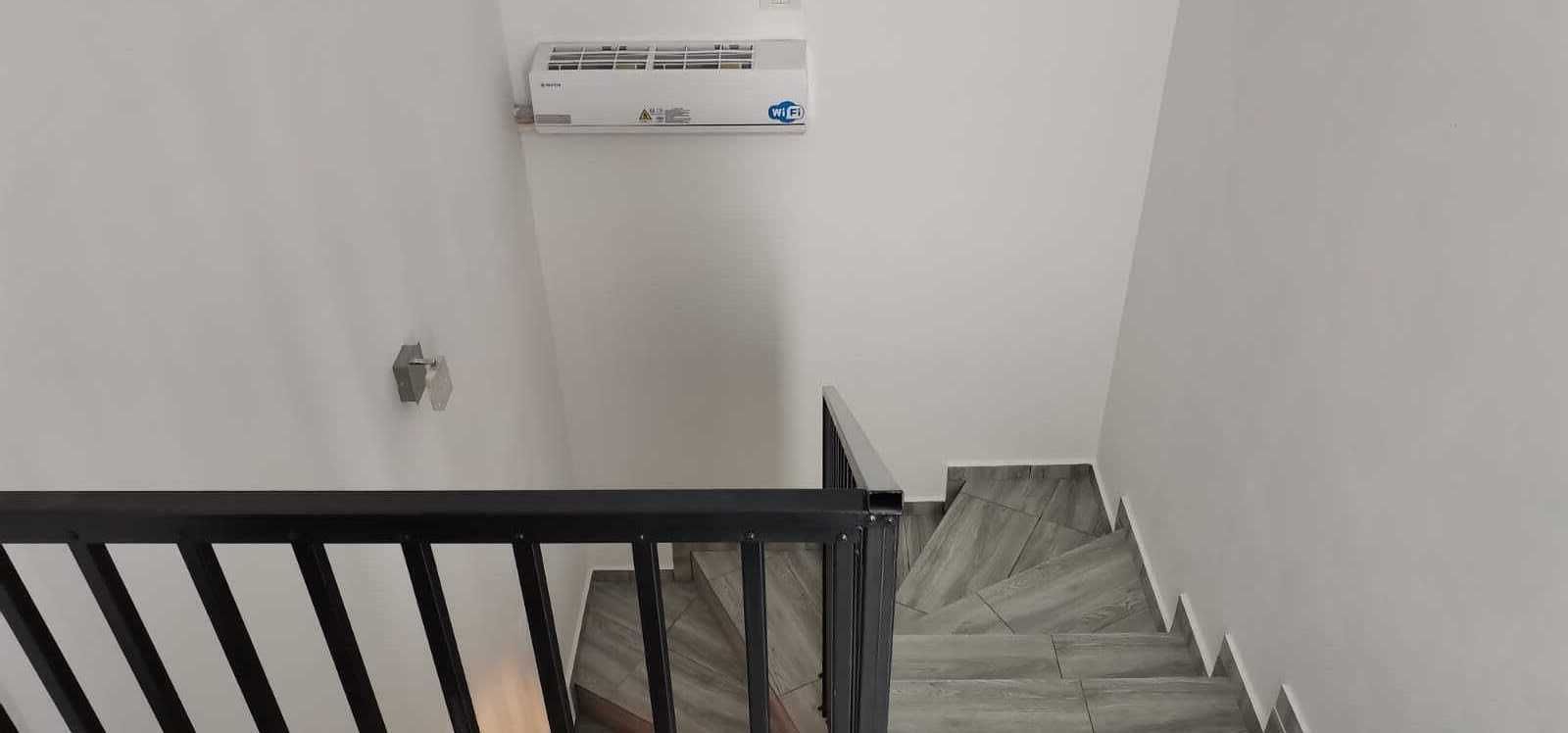 OCAZIE - Casă indiviuală modernă cu teren generos în Dumbrăvița (Cora) - Poză 9