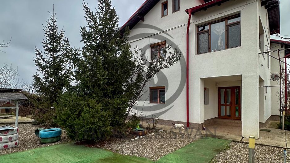 Casa cu 5 camere de vanzare l Cocorastii Colt - Prahova l Comision 0% - Poză 1