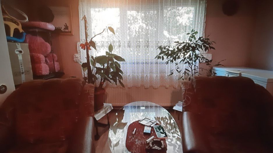 Ag EUROPA vinde apt. cu 3 camere la etajul 4 in Micro 16. - Poză 1