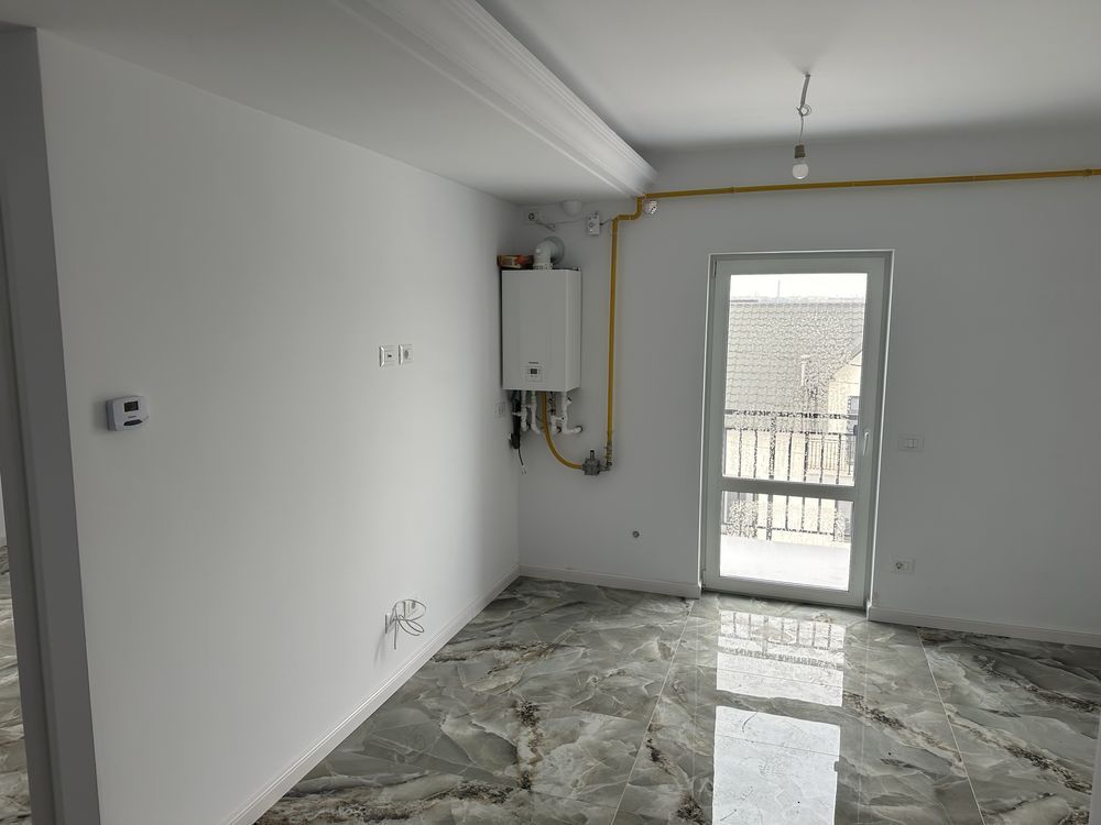 Apartament nemobilat de inchiriat - Poză 2