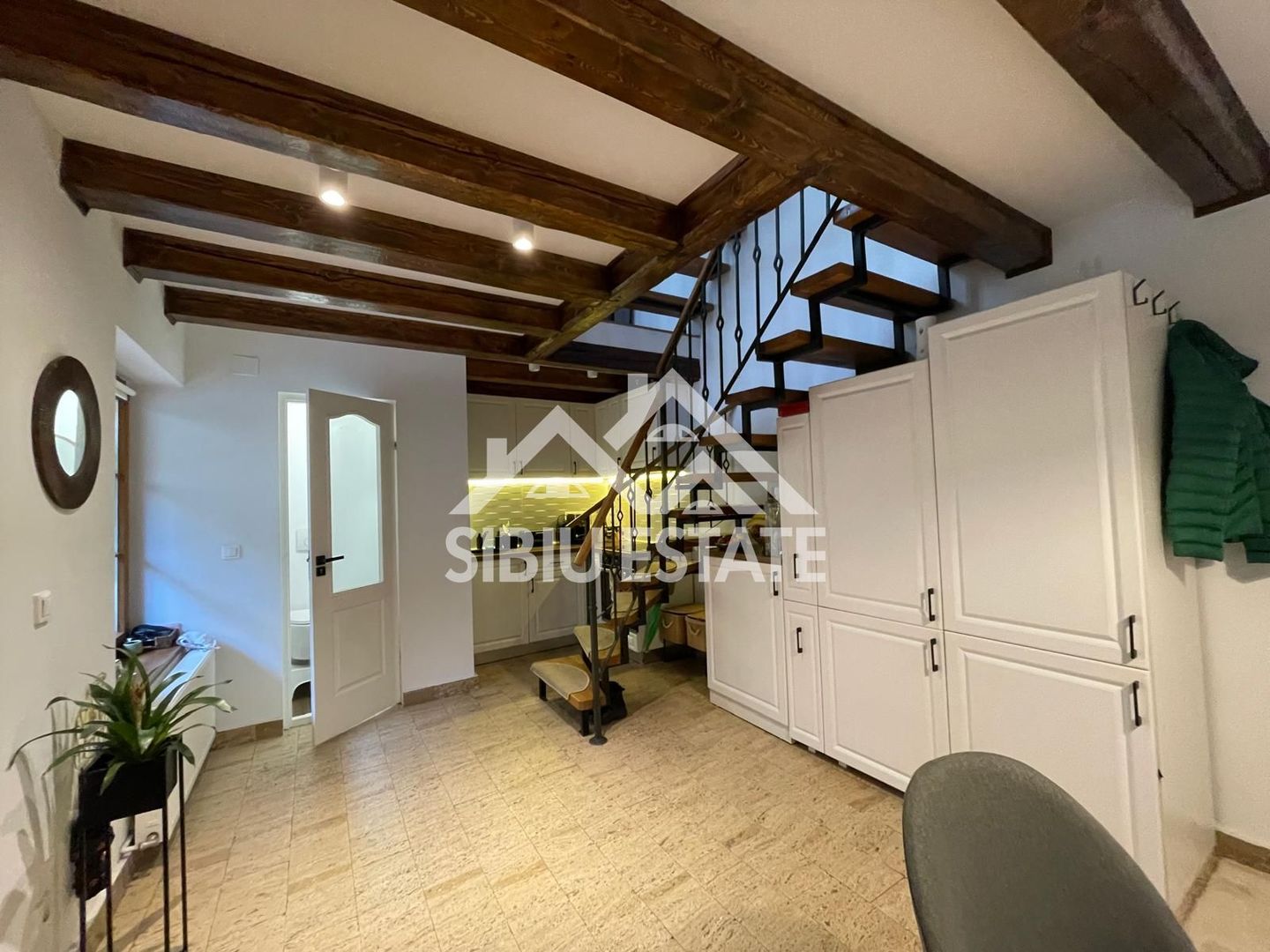 Casa de inchiriat cu 3 camere in Zona Ultracentrala - Poză 13