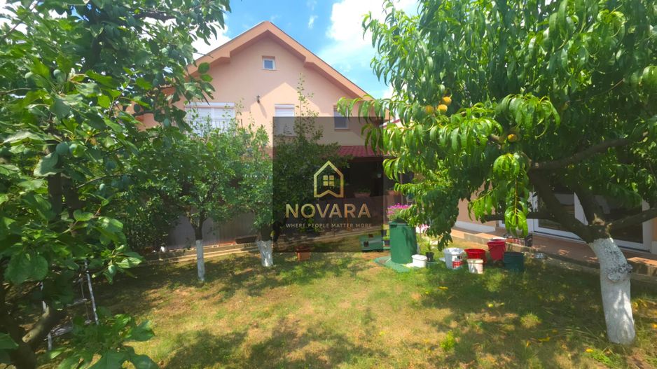 Casa langa Blue Sky cu panouri solare, garaj si terasa mare - Poză 1