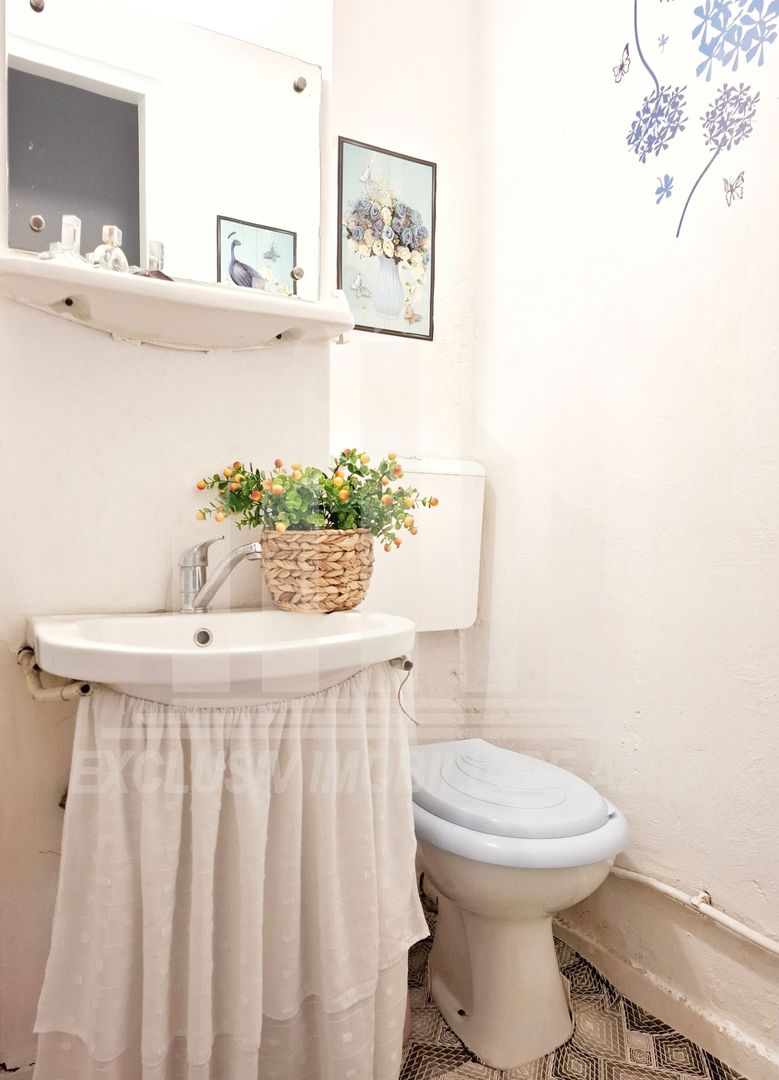 Apartament cu 3 camere de vanzare, Cetate - Poză 3