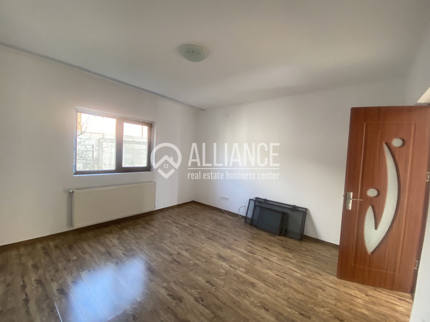 VALU LUI TRAIAN(COD 07) -Casa P+M 5 camere cu teren de 300 mp - Poză 14