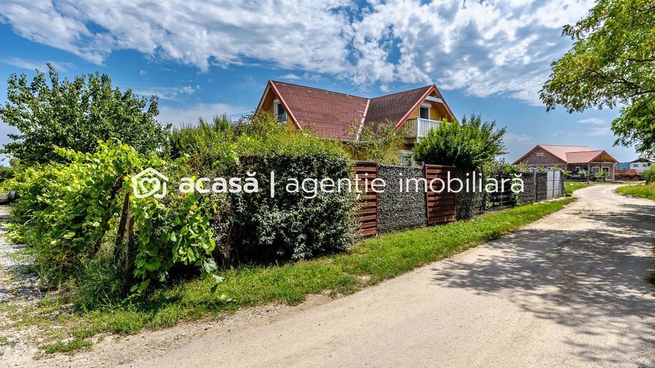 Casa de Lemn cu Piscina si Gradina Impecabila in Vladimirescu! - Poză 2