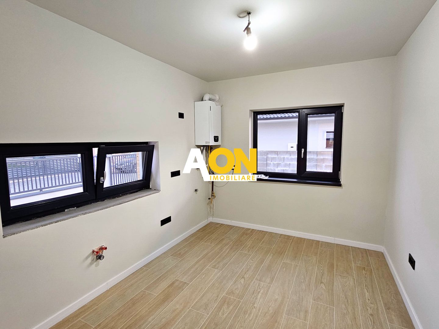 Casa 4 camere, 355 mp teren, gata de mutat, cartier Orizont - Poză 6