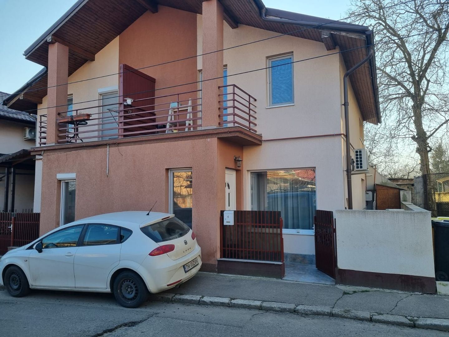 De vanzare casa cu 3 camere in Lugoj - Poză 1
