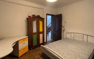Casă tip duplex cu 5 camere, 2 băi, terasă și 4 locuri de parcare - Poză 3