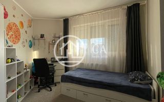 Apartament de vânzare cu 3 camere în zona Rogerius, Oradea - Poză 9