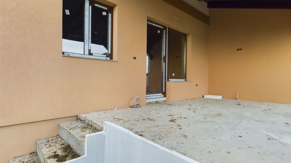 Duplex în Moșnița Nouă, în spate la Castel - Poză 4