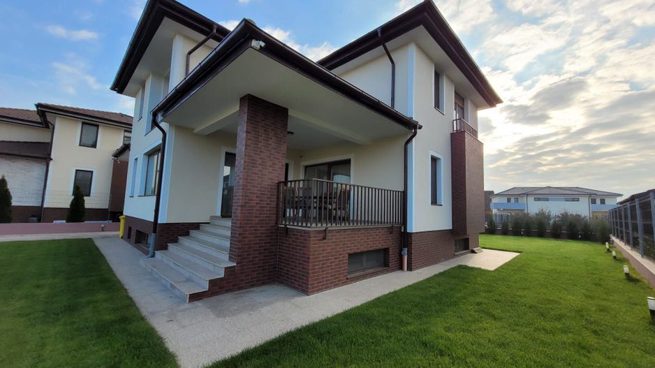 Casa Individuala in Selimbar cu garaj dublu si curte spatioasa - Poză 1