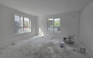Vila finalizata, curte libera 185 mp,  loc de parcare, zona case - Poză 8