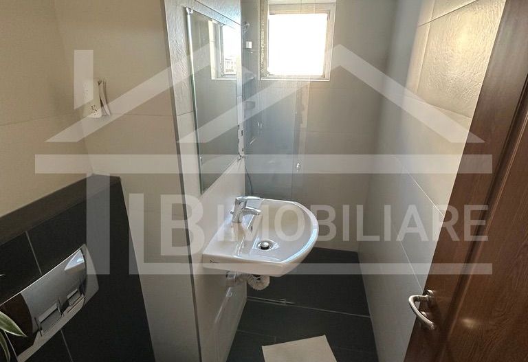 Apartament cu 3 camere, 90mp, decomandat, Zona EON - Poză 8