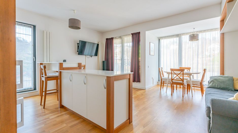 Apartament 2 Camere de Închiriat – Zona Șchei, Parcare Privată - Poză 2