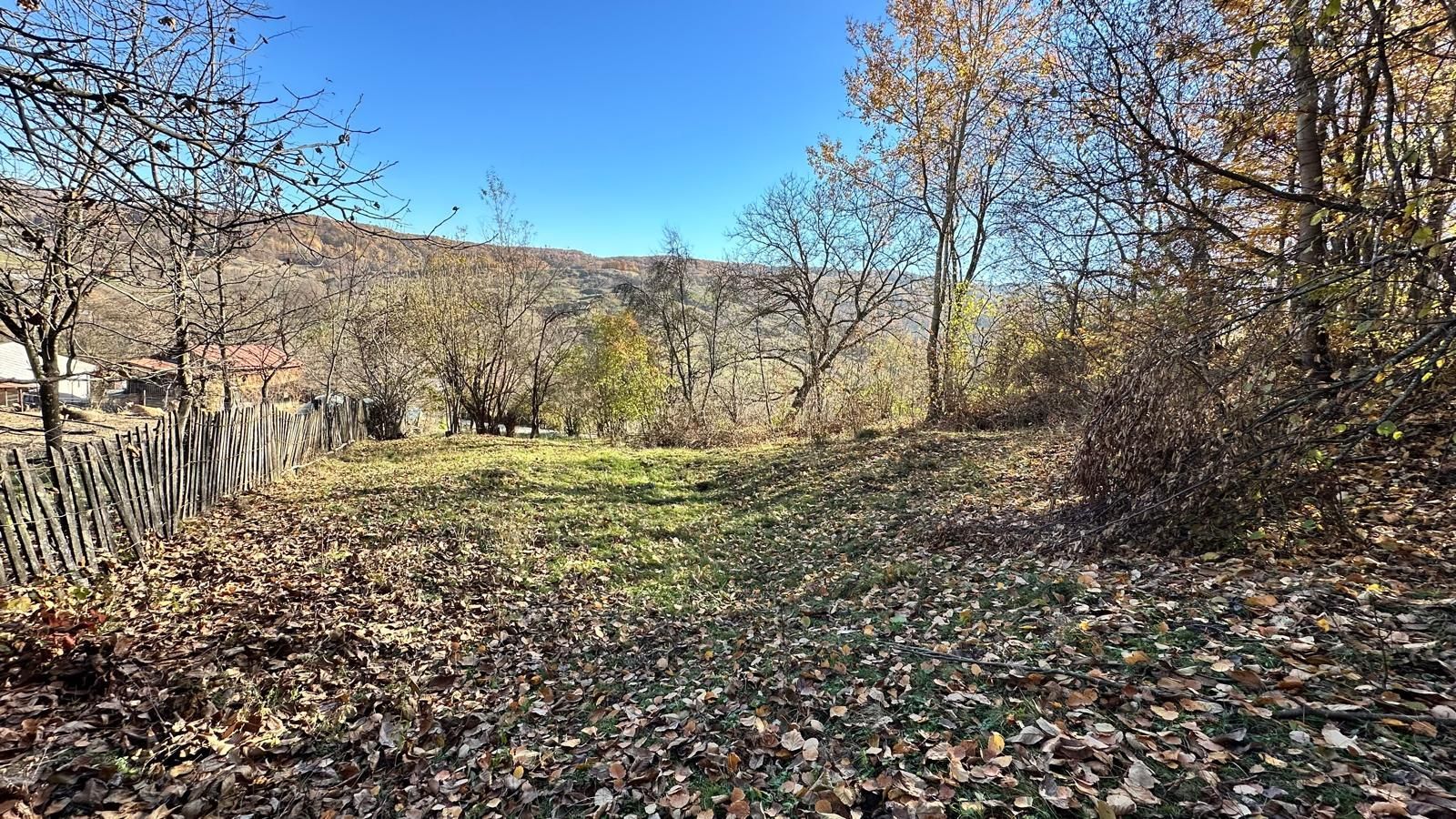 Teren de vanzare, zona montana, vedere panoramica, asfalt, utilitati - Poză 4