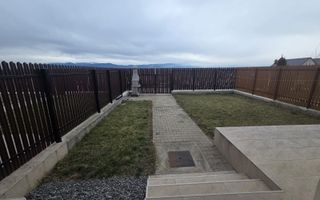 Casă de închiriat - Zona Gușterița, vedere spre munte - Poză 15